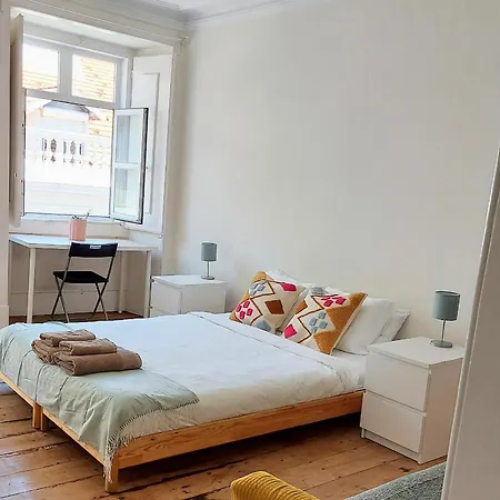 Portuguese Apartment In The Heart Of Lisbon-2